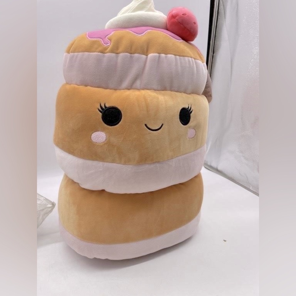 *Rare* Sawtelle Strawberry Shortcake Pancakes 18 inch Plush Squishmallows